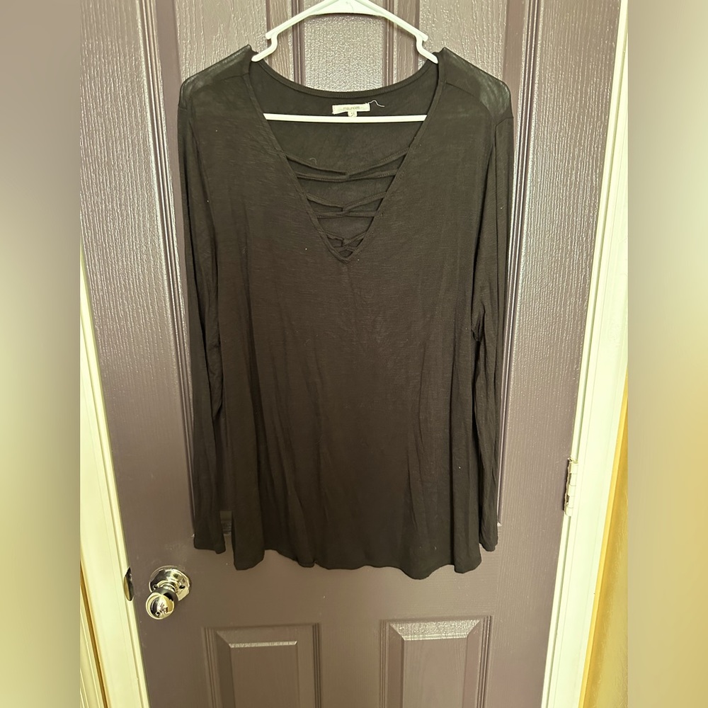 Maurice’s long sleeve black v neck t shirt with detail a v neck Size Large